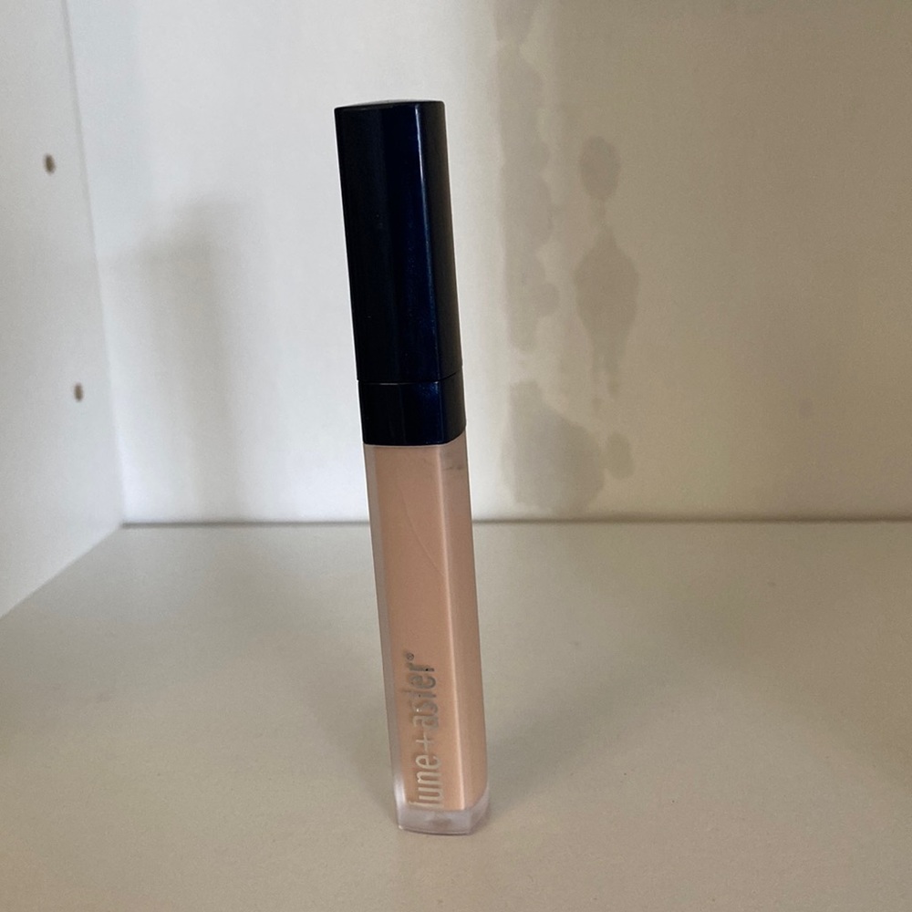 Lune + aster hydrabright concealer. 22oz